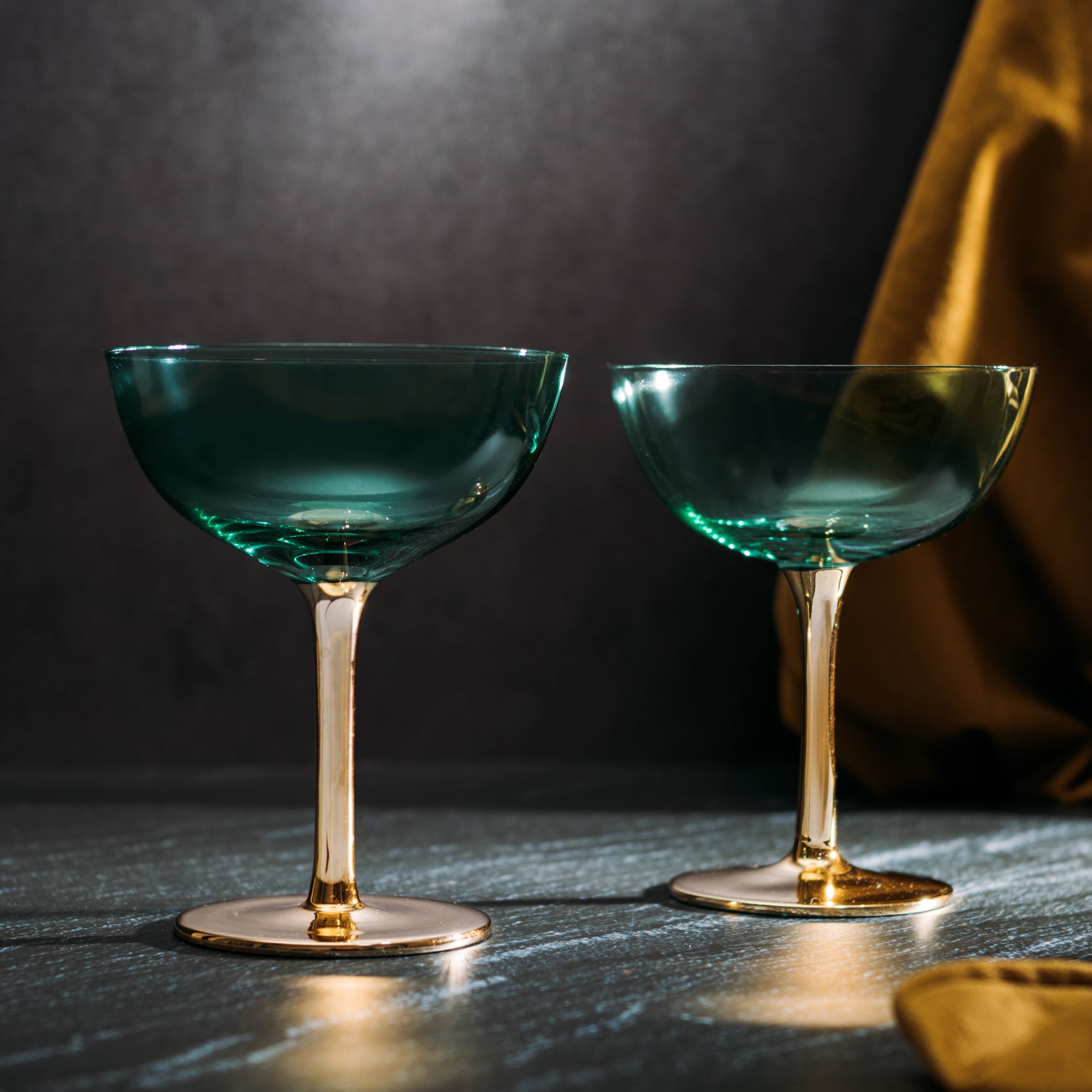 The Wine Savant - Art Deco Colored Stemmed Crystal Wine Glasses - Gild – NA  Deal Depot